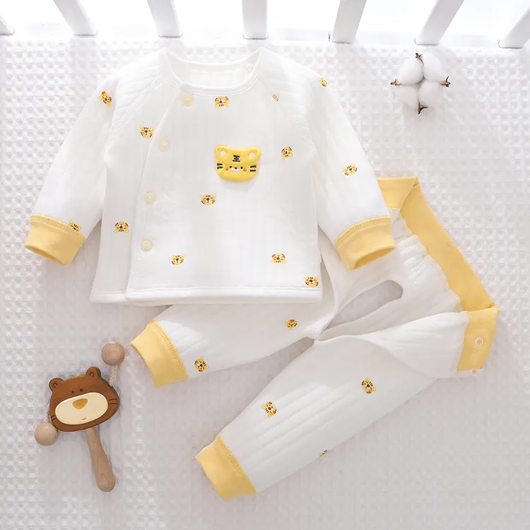 新生婴儿儿衣服秋冬分体夹棉套装宝宝保暖款无骨上衣薄棉开裆棉裤