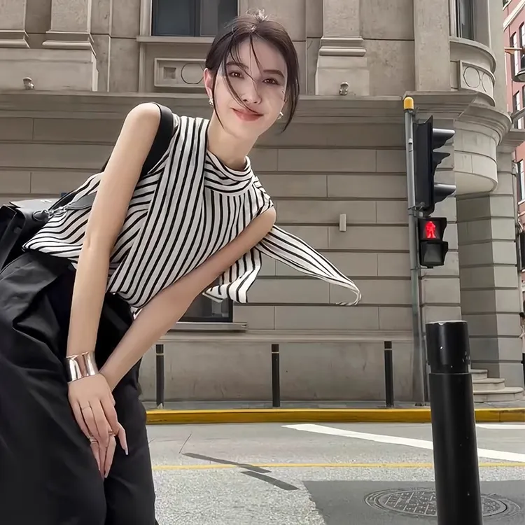 条纹吊带背心女2024夏新款内搭海边旅游穿搭无袖外穿小众挂脖衬衫