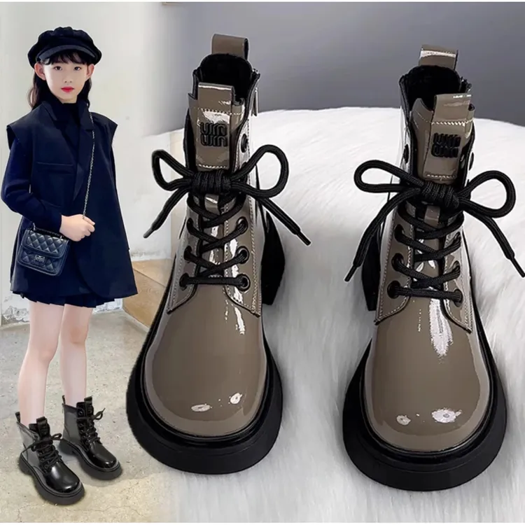 女童靴子2024春秋款新款儿童雪地靴加绒皮靴短靴中大童漆皮马丁靴