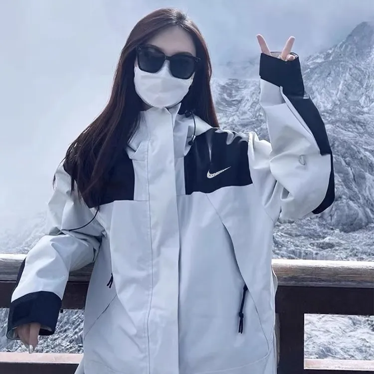 品牌男士户外三合一冲锋衣外套情侣款连帽潮流百搭山系休闲夹克