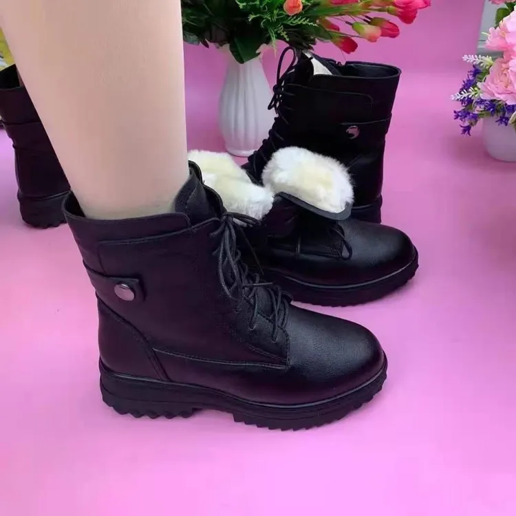 秋冬新品加绒加厚软面马丁靴时尚百搭保暖女士休闲平底雪地靴
