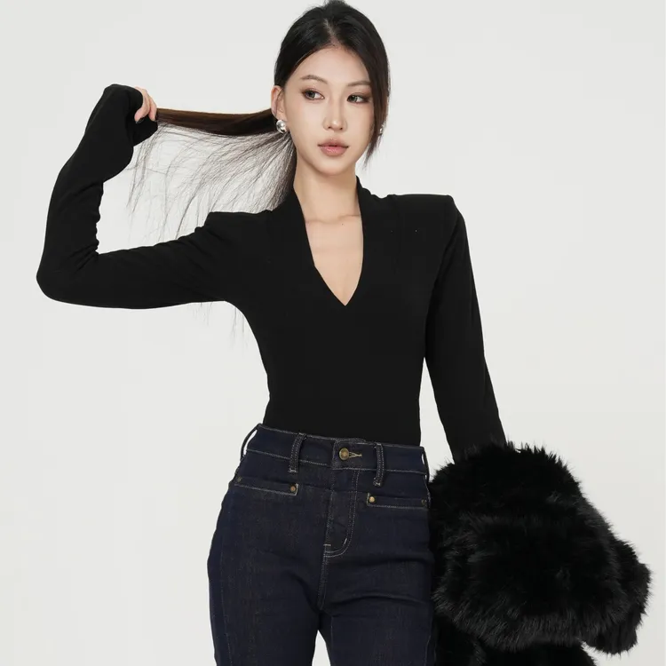 黑色深V领长袖垫肩T恤修身显瘦性感百搭上衣女2025早秋新款打底