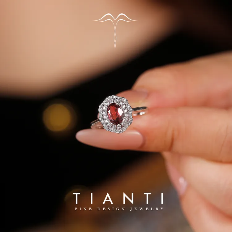 TIANTI/天缇花拾5X7MM蛋形天然石榴石戒指S925银镀铂金活口可调节