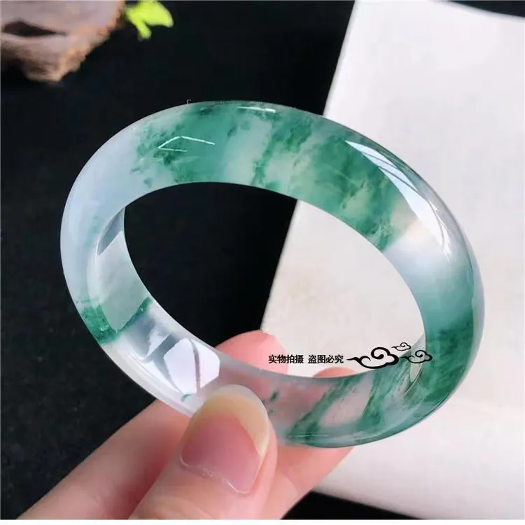 精美时尚冰透飘花翠色女士正圈百搭翠绿色手串