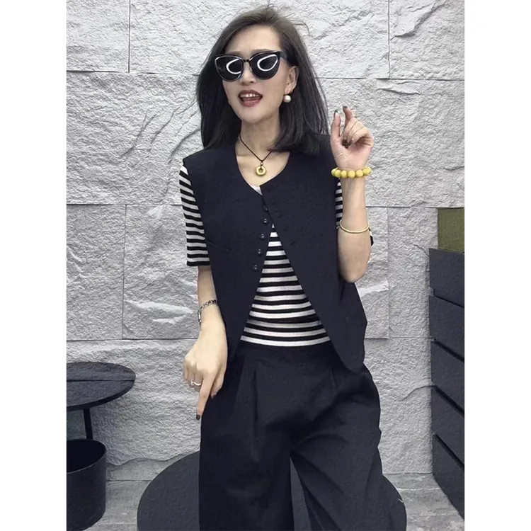 欧货时尚圆领单排扣西装马甲女2024春秋季新款设计感显瘦外套马夹