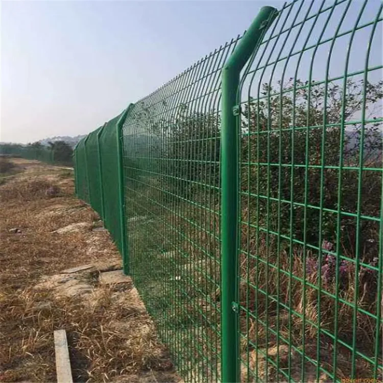 铁丝网围栏网养殖围栏网防护隔离网双边丝高速厂家护栏网篮球场