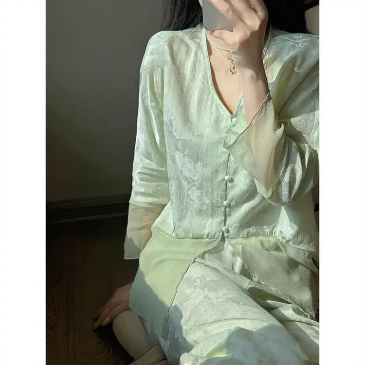 法式高级感绿色冰雪丝睡衣女设计感秋季衬衫套装两件套莫奈花园风