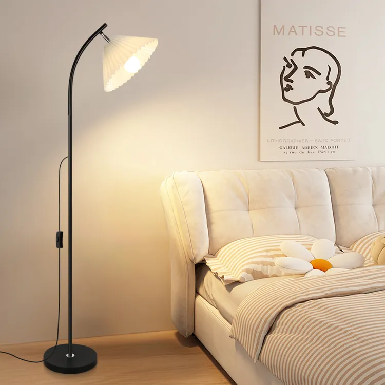 落地灯客厅沙发旁卧室床头氛围灯奶油风简约北欧创意遥控落地台灯