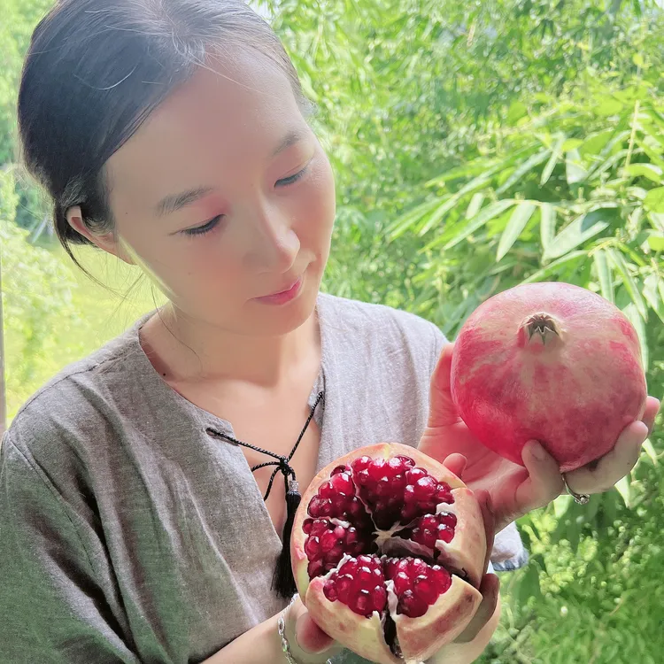 纯甜软籽突尼斯石榴云南高海拔地区露天种植纯甜无酸新鲜应季水果