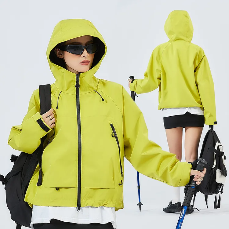 普朗达冲锋衣男女同款春秋季防风防水户外情侣登山短款连帽外套女