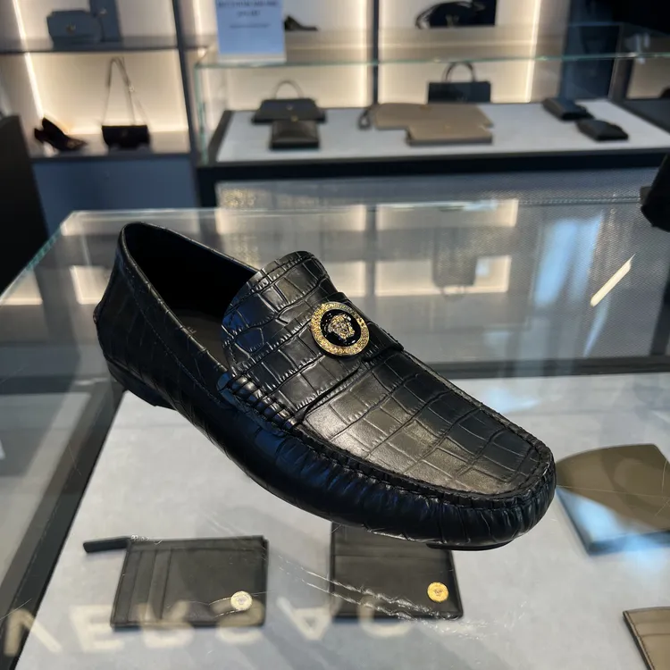 未使用 VERSACE/范思哲 国内现货/男士豆豆鞋鳄鱼纹