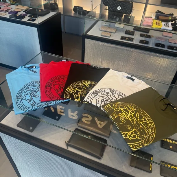 全新未使用 VERSACE/范思哲 国内现货/男士短袖印花圆领潮流时尚