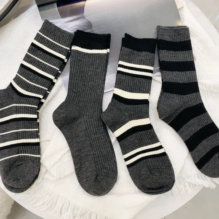 2024冬季新款内里加绒格雷灰羊毛袜系列时尚百搭保暖舒适个性穿搭