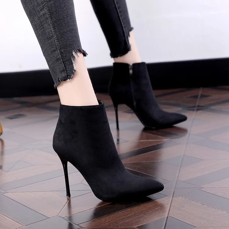 小个子气质短靴女绒面2024秋冬新款尖头高跟鞋细跟百搭加绒马丁靴