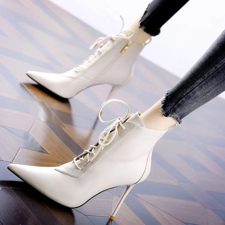 尖头高跟短靴女2025爆款洋气新款秋冬细跟法式气质加绒保暖马丁靴