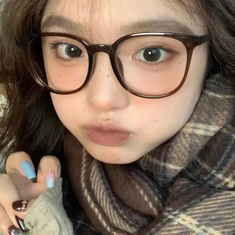回头率超高！素颜美女显白栗子棕眼镜近视女可配度数素颜防蓝光镜