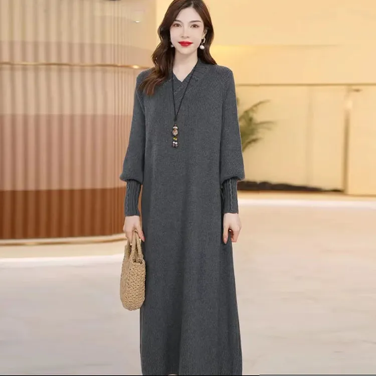 2025爆款妈妈针织衫宽松遮肉秋冬新款毛衣裙v领长款过膝打底裙子A