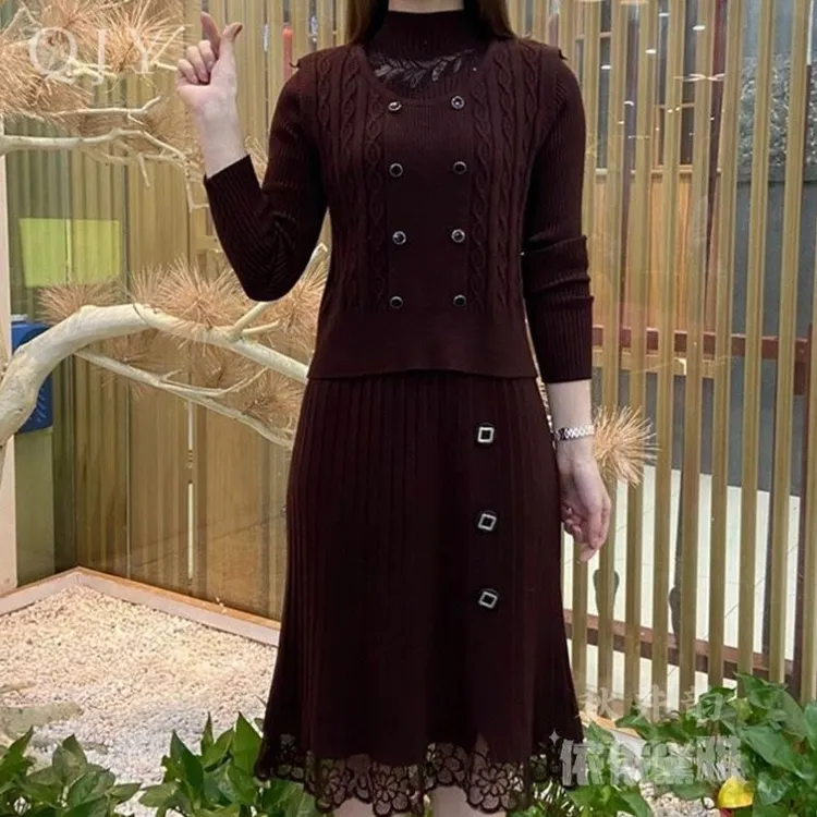 2025秋季女士新款连衣裙纯色时尚洋气百搭宽松遮肉显瘦减龄妈妈款