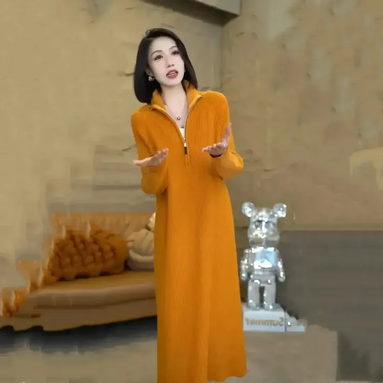 秋冬款翻领半拉链特大码中长款百搭气质毛衣裙针织连衣裙宽松显瘦