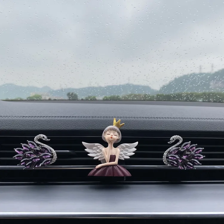 汽车空调出风口车载香水香薰车饰摆件车内淡香装饰网红