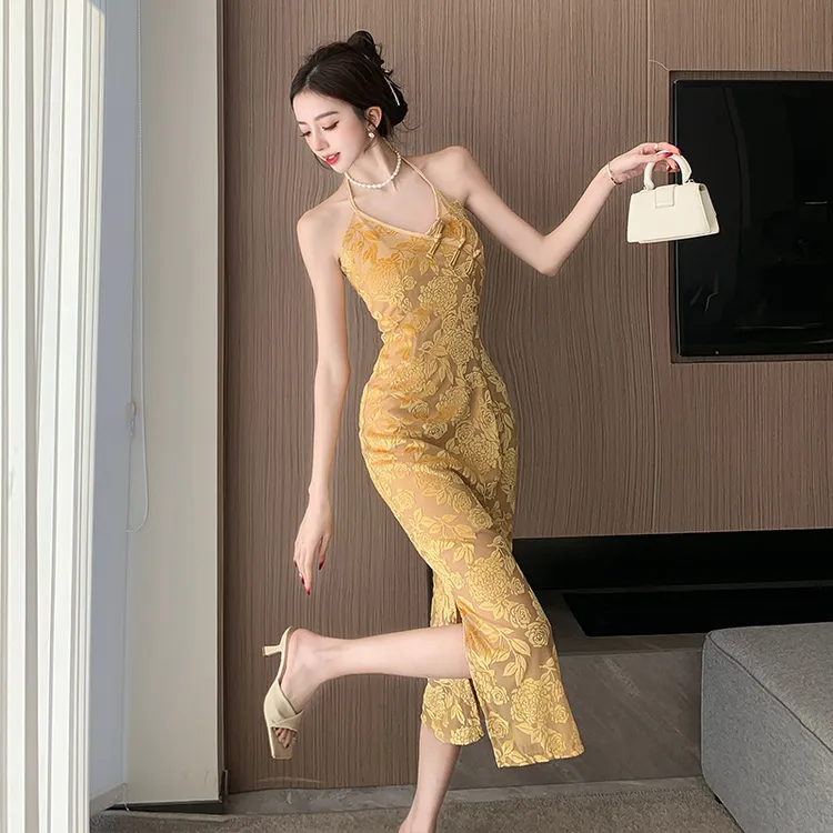 法式复古新中式挂脖露背连衣裙女2024春夏改良旗袍无袖连衣裙