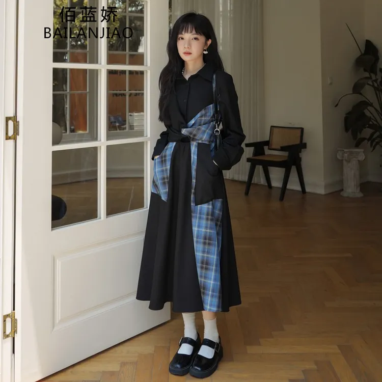 设计感小众不规则法式长袖连衣裙女春秋新款显瘦束腰格子大摆长裙