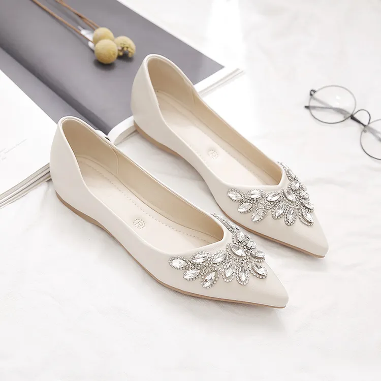 凯莉花尖头平底鞋女2025新款春秋百搭浅口豆豆鞋夏款软皮软底单鞋