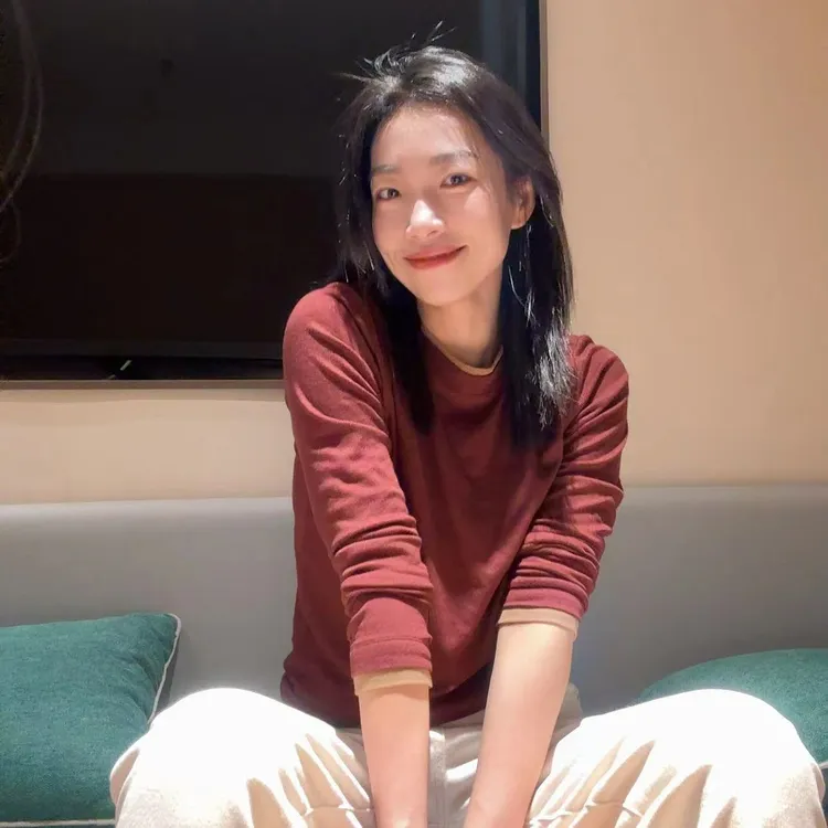 【燕子甄选】‘一颗红枣’ 百搭圆领撞色羊毛针织打底T恤4720sy