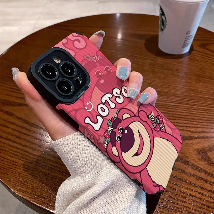 苹果15promax手机壳趣味草莓熊14Promax卡通iPhone13可爱12pm动漫