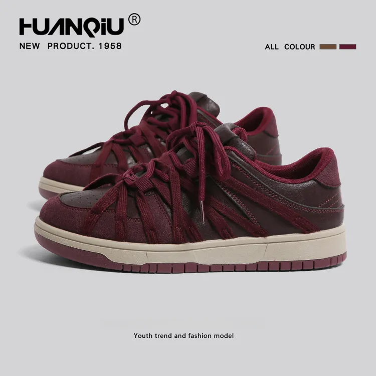 环球酒红色板鞋女2025年秋冬季新款百搭国潮流休闲低帮运动鞋子女