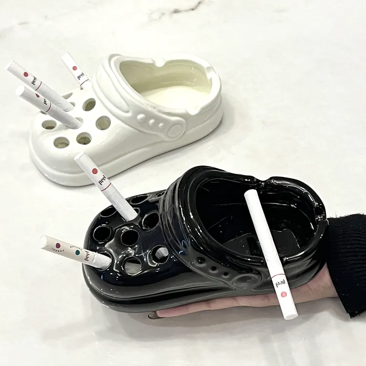 洞洞鞋陶瓷烟灰缸防灰飞可爱高颜值网红办公室造型烟缸创意高级感