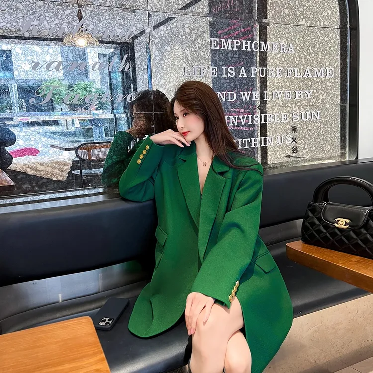 大码绿色西装外套女春秋胖mm气质休闲设计感宽松阔版显瘦西服上衣