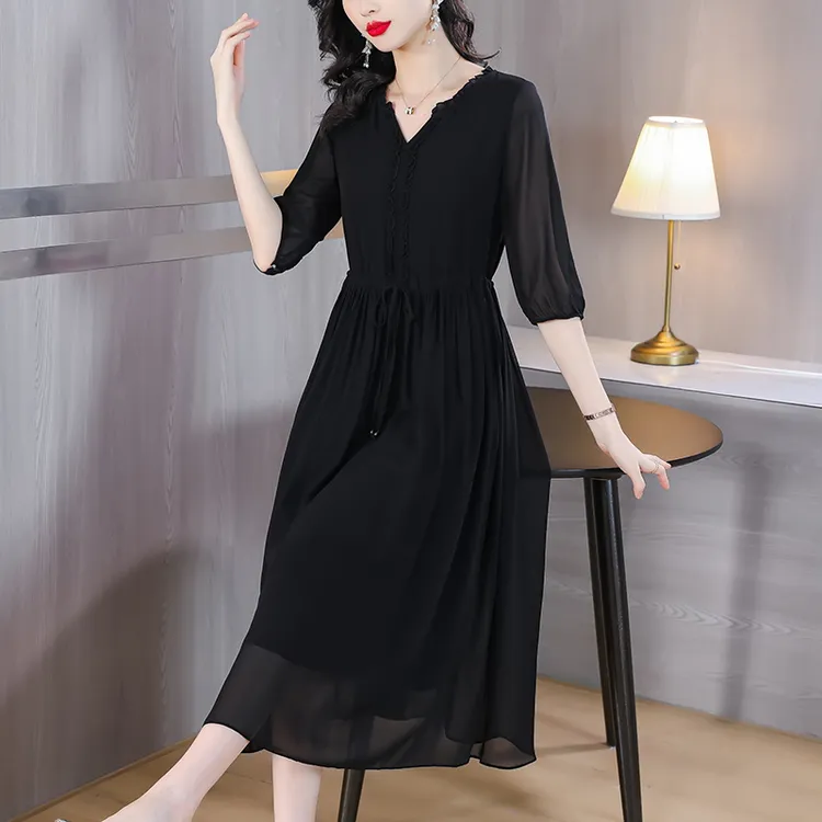真丝桑蚕丝宽松连衣裙女夏季新款雪纺裙气质显瘦V领中袖黑色长裙