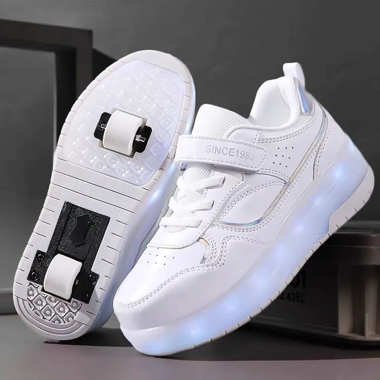 2025年新款春秋透气暴走鞋女童闪光轮滑鞋小学生双轮溜冰鞋带轮子