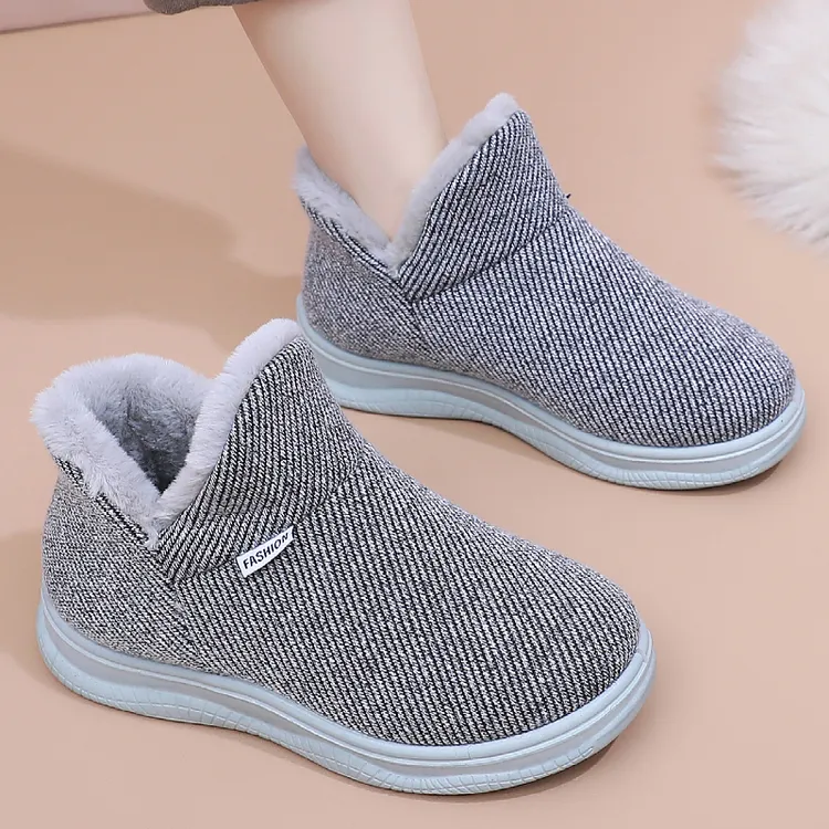 冬季老北京布鞋女妈妈棉鞋加绒加厚保暖短靴中老年棉靴防滑雪地靴