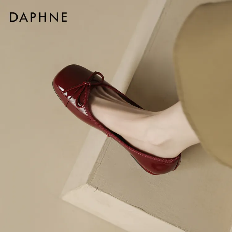 达芙妮晚晚鞋女2025新款春季浅口单鞋软底真皮豆豆鞋平底小皮鞋