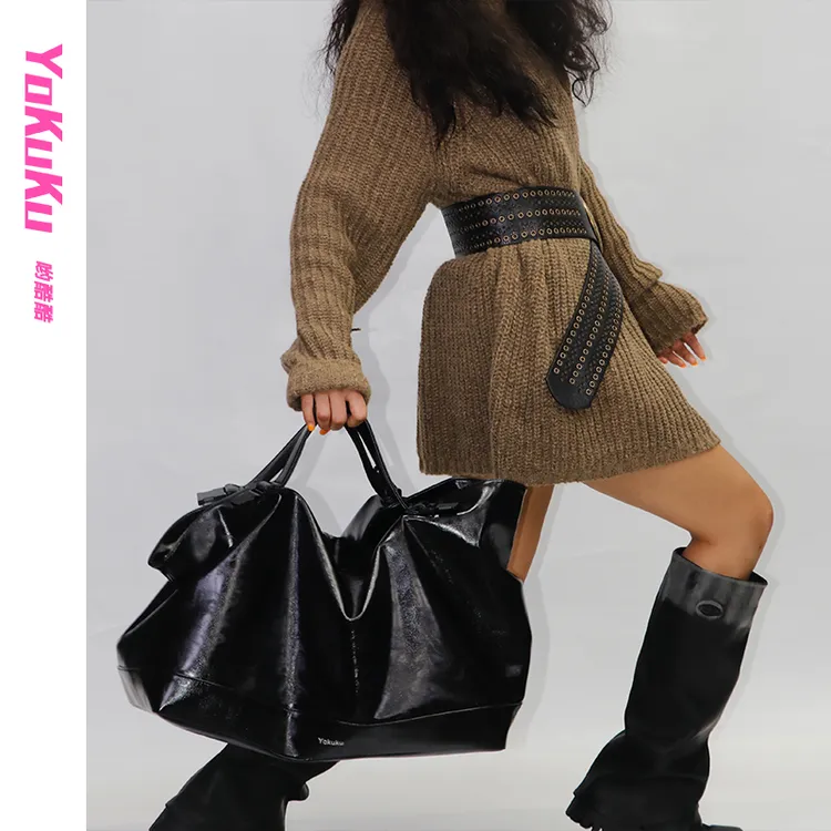 联名秀场慵懒酷飒软踏踏束口多功能大包PU冬季大包时尚款