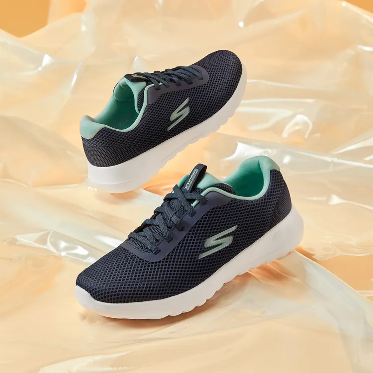 Skechers斯凯奇女子低帮透气网布健步鞋系带轻便休闲运动鞋124707