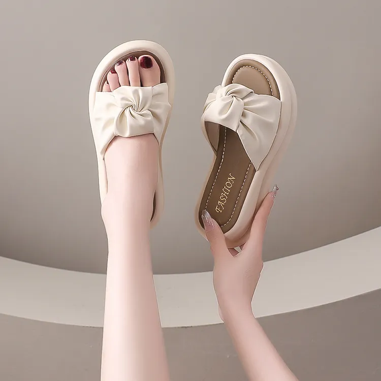 高级感软皮褶皱厚底一字拖鞋女外穿2024年夏季网红休闲松糕凉拖鞋