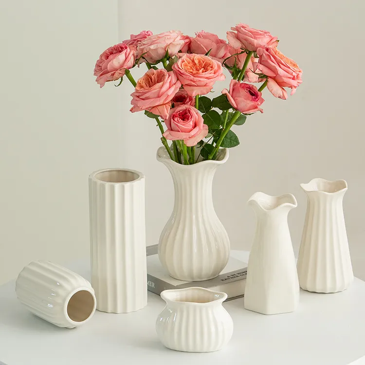 白色陶瓷花瓶水养水培鲜花花器简约现代居家装饰品客餐厅桌面摆件