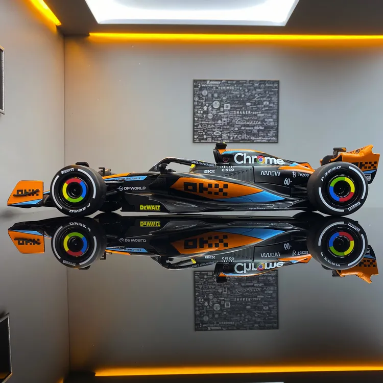 【新王诞生】F1迈凯伦 MCL60 正版授权 1:24合金汽车模型礼品摆件
