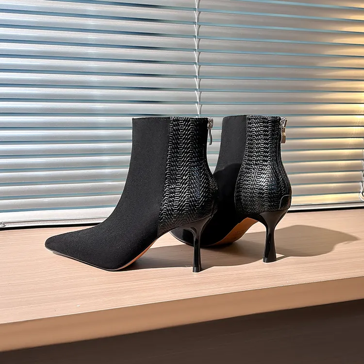 2025秋冬新款气质尖头软皮时尚百搭高跟短靴女绒面拼接粗跟及踝靴