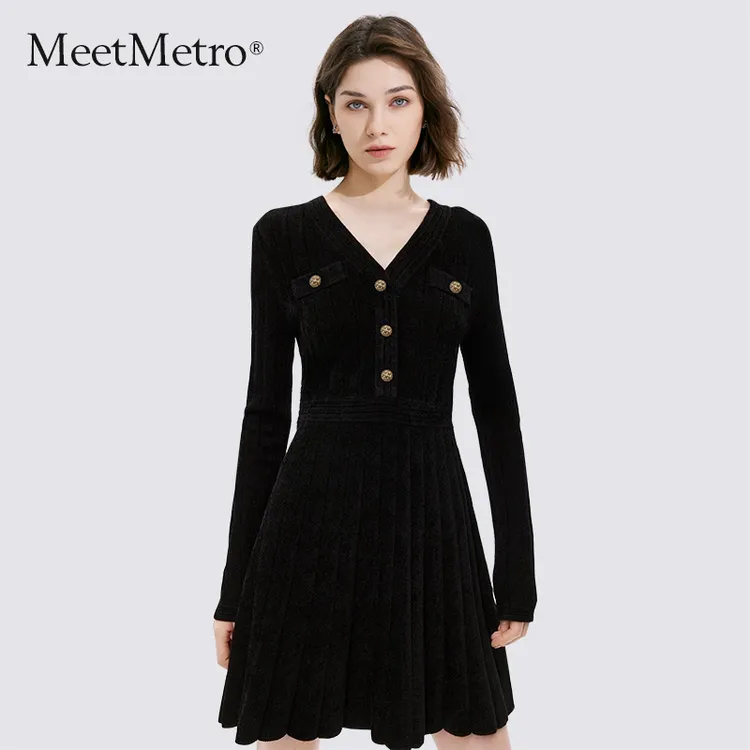 MeetMetro玛依尔法式V领针织连衣裙女2025秋冬季新款荷叶边小黑裙