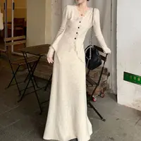 仙女入秋一整套短流苏V领长袖针织开衫搭配高腰半身长裙两件套潮