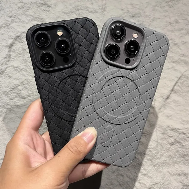 适用苹果16ProMax手机壳iPhone15磁吸magsafe保护套14pro透气散热