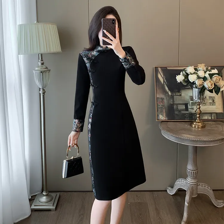 今年流行漂亮新中式连衣裙女2025春秋新款超好看黑色修身气质裙子