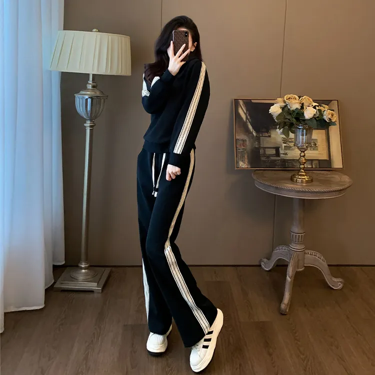 韩版春秋休闲运动套装女秋时髦洋气显瘦织带连帽卫衣阔腿裤两件套