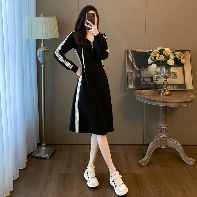 黑色连衣裙女2025春秋新款设计感小众洋气收腰显瘦休闲中长款裙子