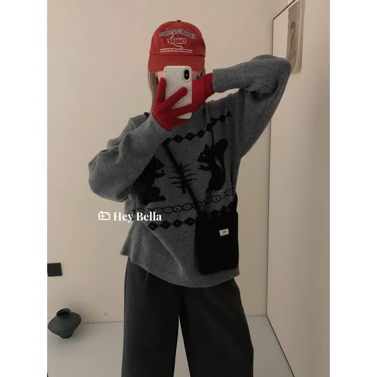 十足小松鼠慵懒氛围感圆领宽松休闲百搭软糯减龄毛衣AA9889# LKZ