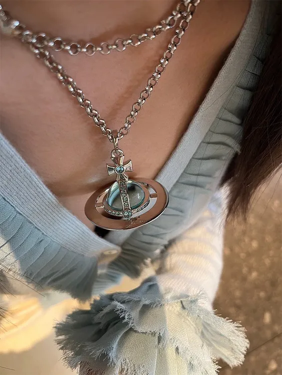 钛钢项链 冰川蓝新款土星项链女轻奢高级百搭冰美人毛衣链秋冬